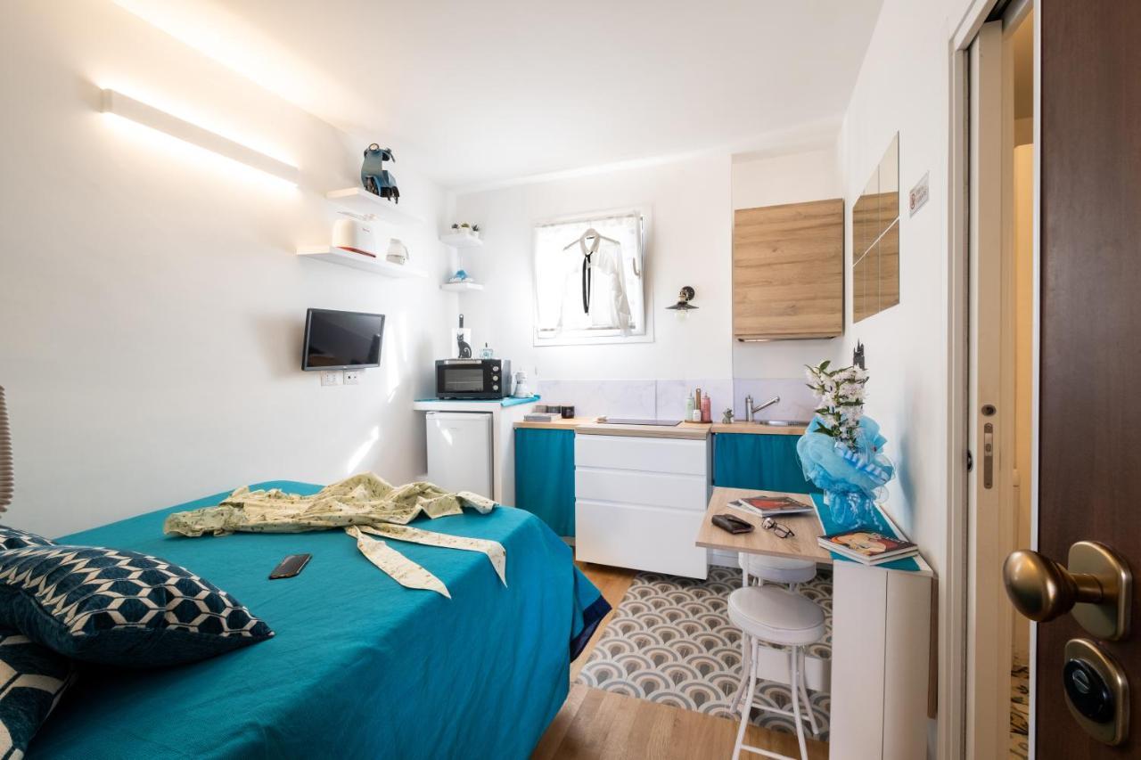 Apartment Romantic Tiny House Aventino Rom